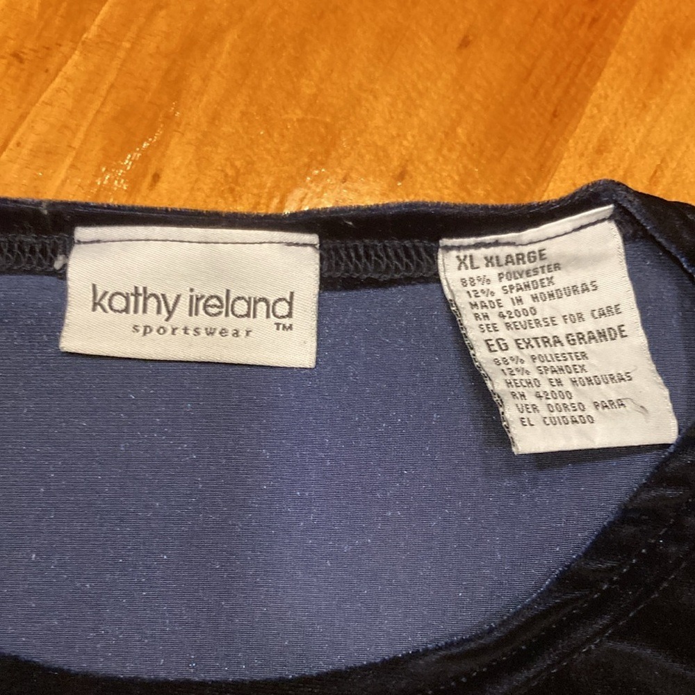 Kathy Ireland Sportswear Navy Blue Velvet Short Sleeve Top XL Stretch Crew‎ Neck - Picture 3 of 5